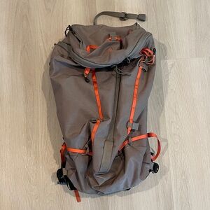 MYSTERY RANCH Scree 33 Pack - Women’s/Gray and Orange